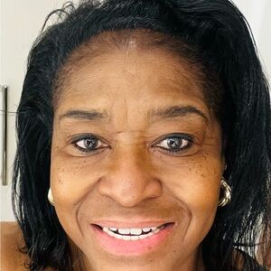 Meet your Posher, Monica